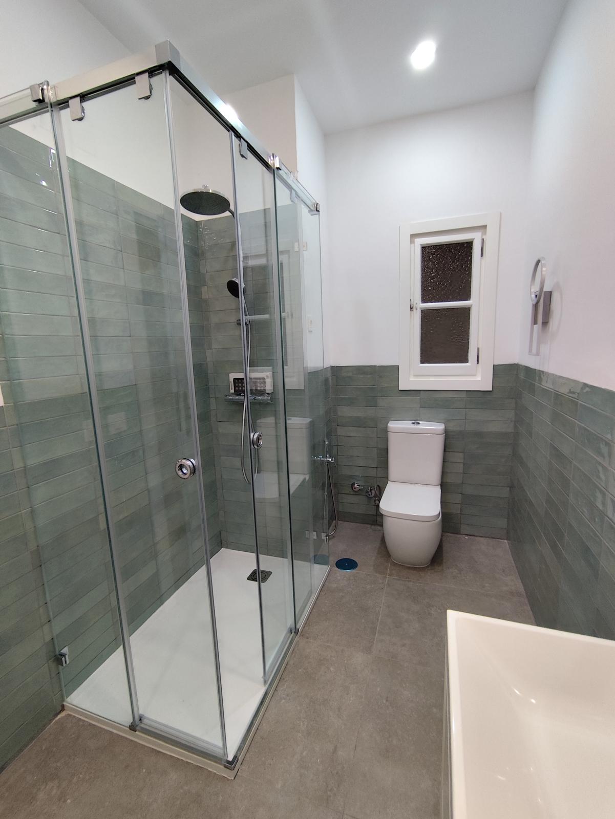 Baño principal con ducha